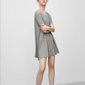 Aritzia Talula Bilbao Light Gray Oversized T-Shirt/Tunic Size Small
